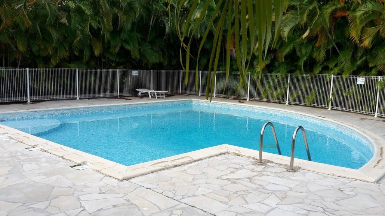 Du Cote De Sainte-Anne Apartment Bagian luar foto